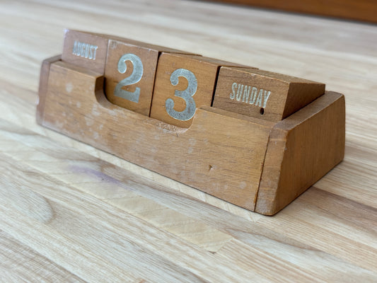 Wooden Desk Calendar